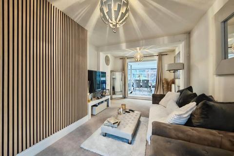 3 bedroom semi-detached house for sale, Upper Broadmoor Road, Crowthorne