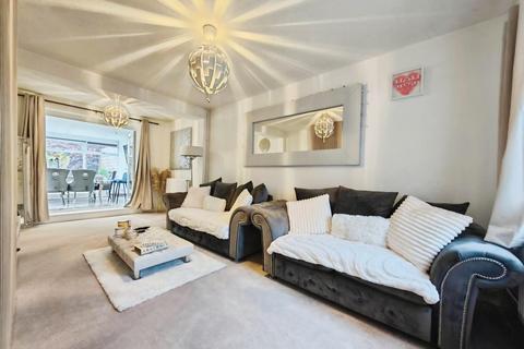 3 bedroom semi-detached house for sale, Upper Broadmoor Road, Crowthorne