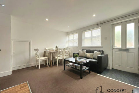 2 bedroom flat to rent, Trinity Road, Tooting Bec, SW17