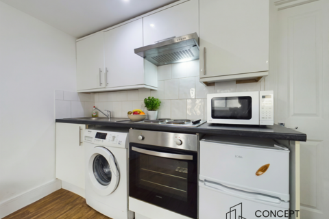 2 bedroom flat to rent, Trinity Road, Tooting Bec, SW17