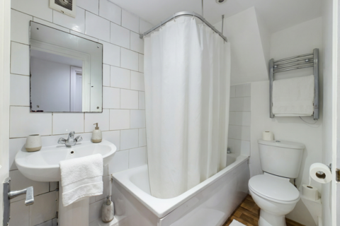 2 bedroom flat to rent, Trinity Road, Tooting Bec, SW17