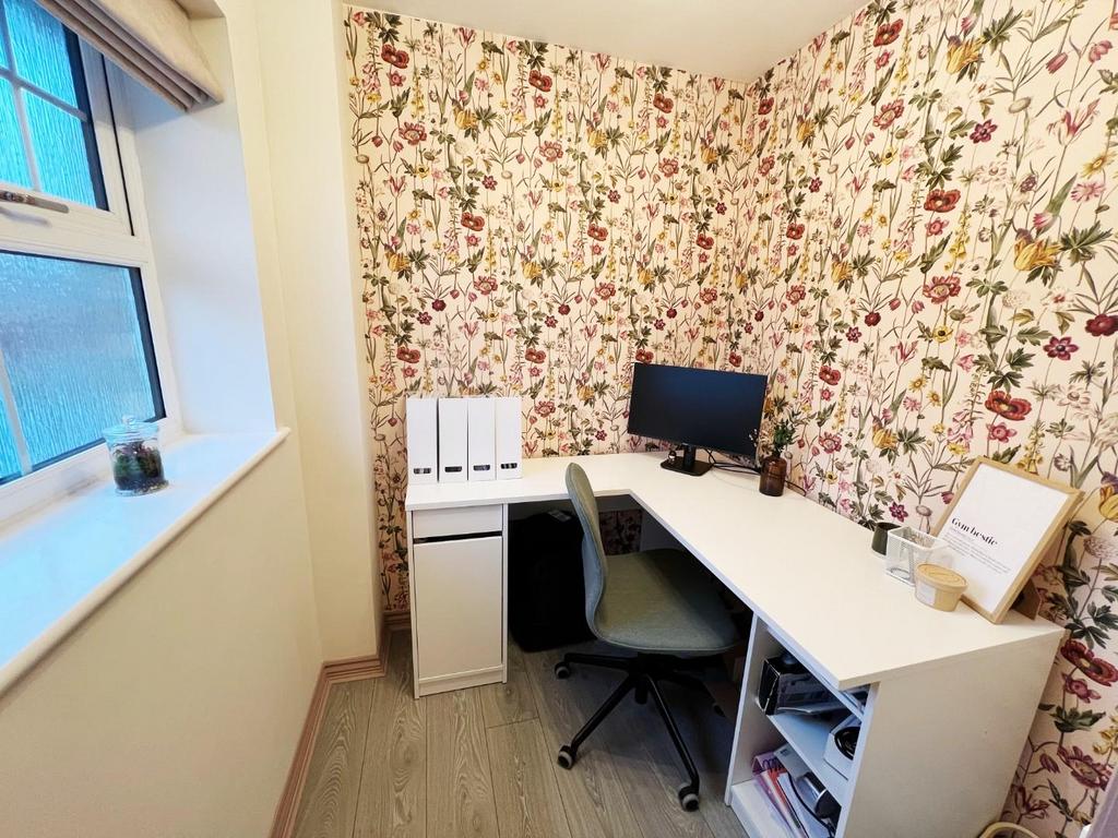 Home Office / Former Ensuite.