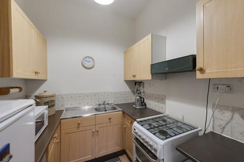 2 bedroom flat for sale, Malvern Road, London, NW6 5