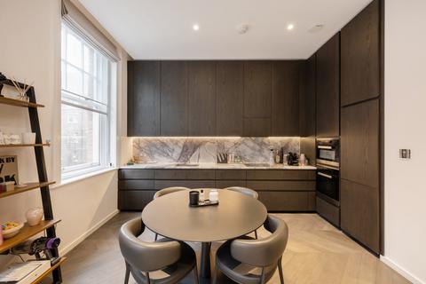 Langham Street, London, W1W