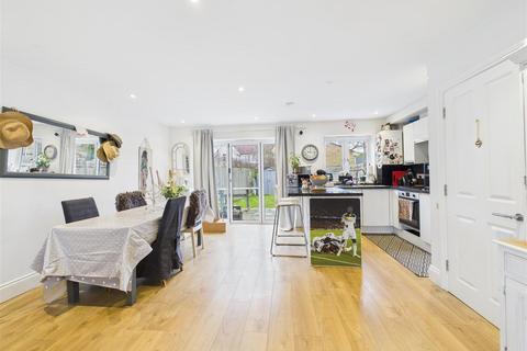 undefined, Weston Avenue, West Molesey
