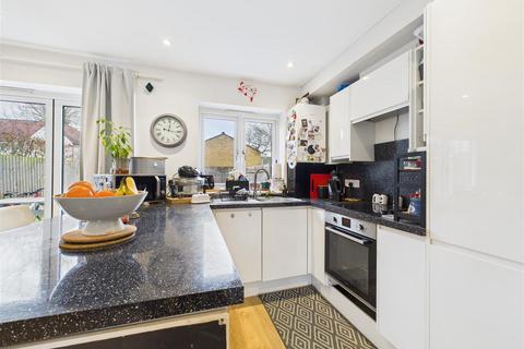 undefined, Weston Avenue, West Molesey