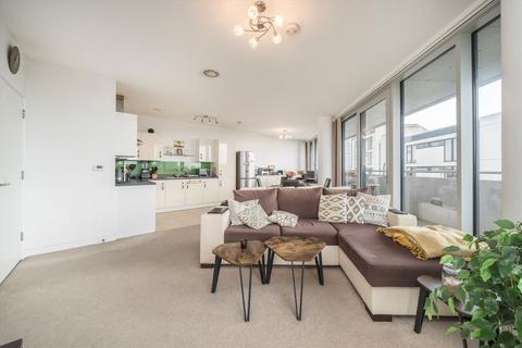 1 bedroom flat to rent, Colonial Drive, London W4