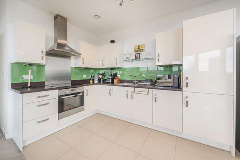 1 bedroom flat to rent, Colonial Drive, London W4