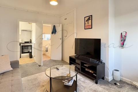undefined, Essex Mansions, Essex Road South, London E11