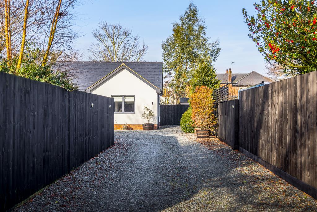 25b West Cob Gate (Moulton)-6.jpg