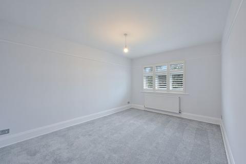 undefined, Villiers Avenue, Surbiton KT5