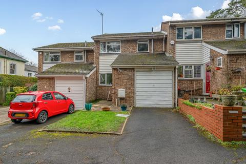 3 bedroom terraced house for sale, Lindum Close, Aldershot, Hampshire, GU11