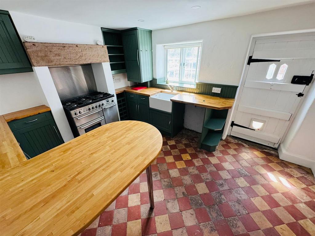 Dining kitchen