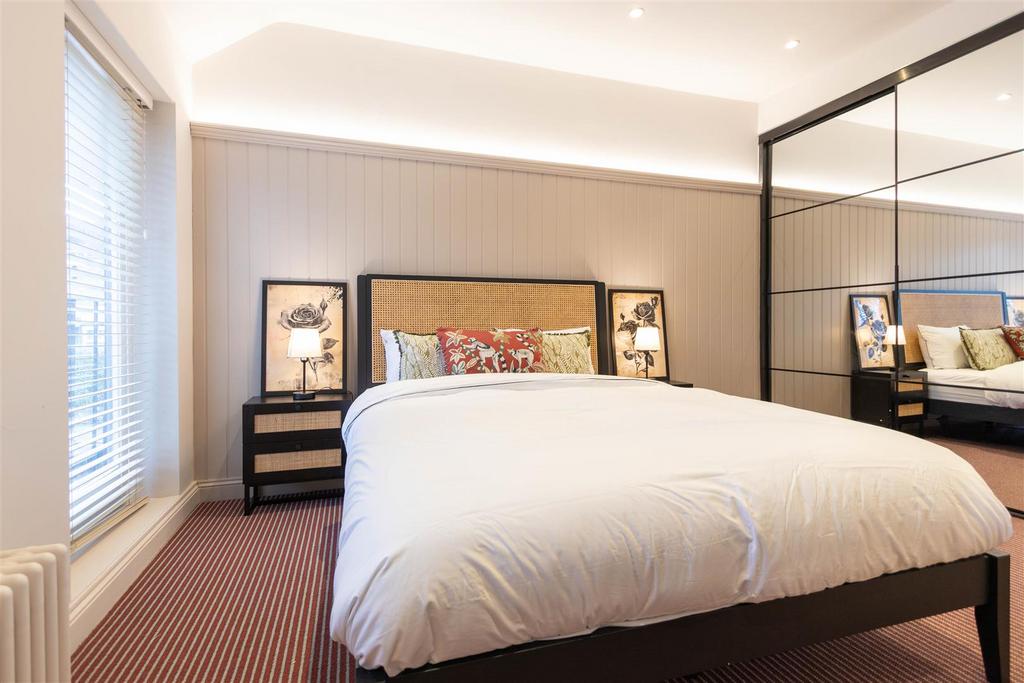Bedroom 1.jpg