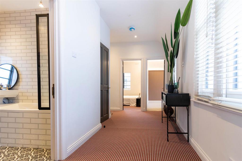 Hallway.jpg
