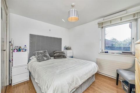 undefined, Swallow Close, London SE14