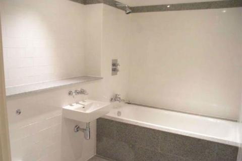 2 bedroom flat to rent, Isaac Way, Manchester, M4