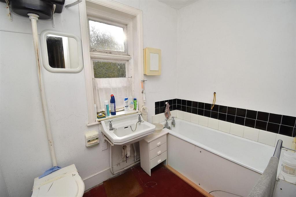 Bathroom.JPG