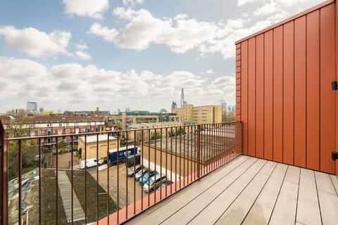 3 bedroom flat for sale, Crimscott Street, Bermondsey SE1