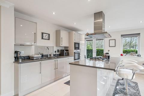 undefined, Victoria Close, Rickmansworth WD3