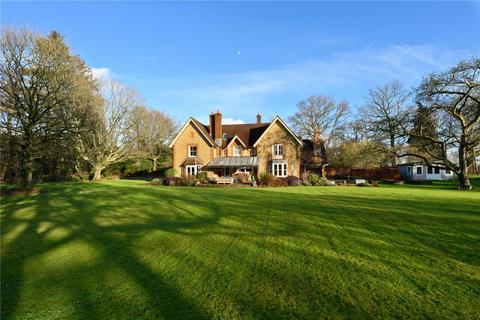 5 bedroom detached house to rent, Shalden Green Road, Shalden, Alton, Hampshire, GU34