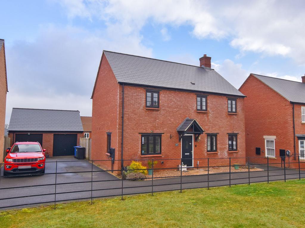 17 Cheltenham Close