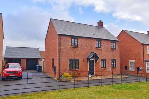 4 bedroom detached house for sale, Cheltenham Close, Towcester, NN12