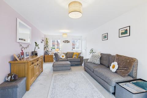 4 bedroom detached house for sale, Cheltenham Close, Towcester, NN12