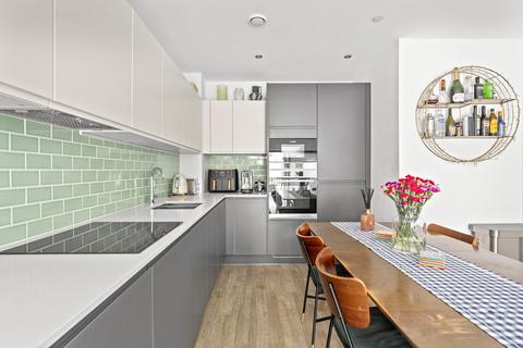 1 bedroom apartment for sale, Suntrap Court, Rookwood Way, London, E3