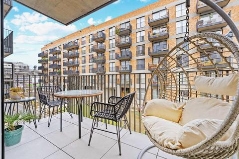 1 bedroom apartment for sale, Suntrap Court, Rookwood Way, London, E3