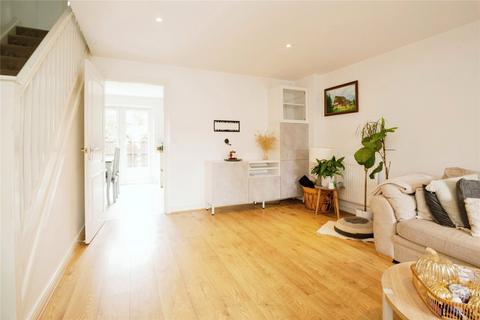 undefined, Gwern Close, Caerdydd, CF5