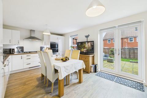 undefined, Weston Close, Calne SN11