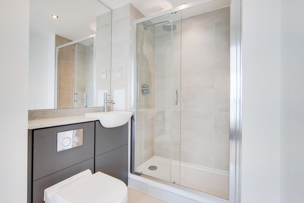 7 Master Ensuite-0