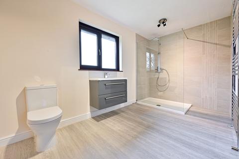 3 bedroom detached house to rent, Salwick Road, Wharles, PR4