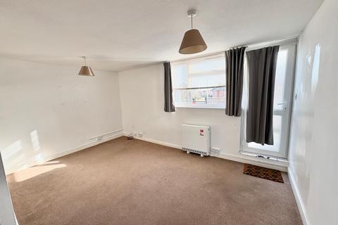 1 bedroom flat to rent, Stoke Road, Gosport PO12