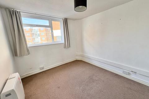 1 bedroom flat to rent, Stoke Road, Gosport PO12