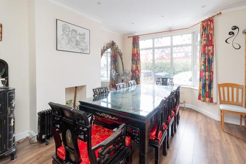 4 bedroom semi-detached house for sale, Edgwarebury Lane, Edgware, HA8