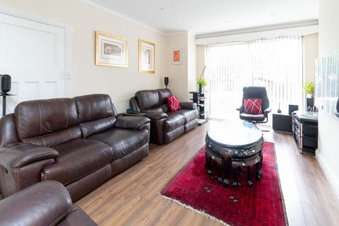 4 bedroom semi-detached house for sale, Edgwarebury Lane, Edgware, HA8