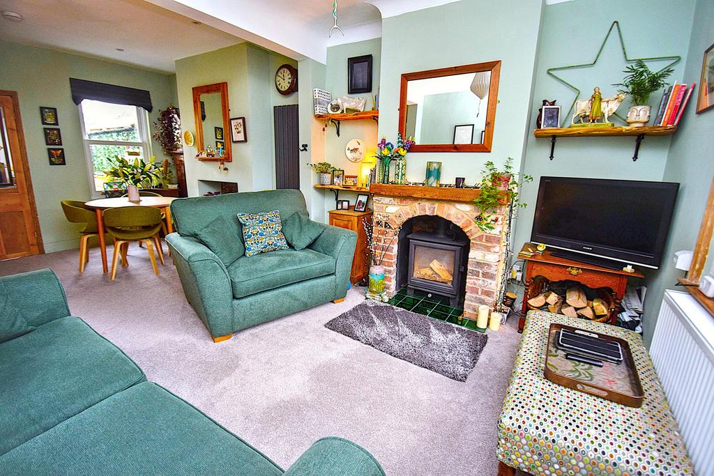 Lounge/Dining Room