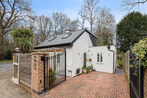 3 bedroom townhouse for sale, Selhurst Close, London, SW19