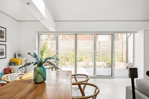 3 bedroom townhouse for sale, Selhurst Close, London, SW19