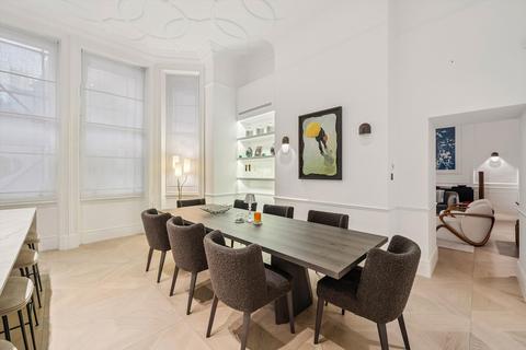 2 bedroom flat to rent, Cadogan Gardens, London, SW3
