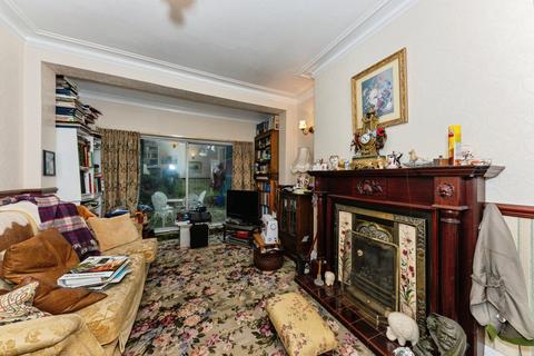 3 bedroom semi-detached house for sale, Ashby Road, Scunthorpe, DN16
