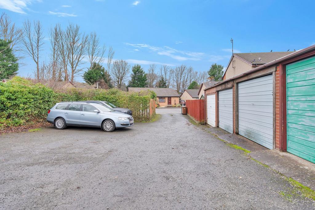 Garage/Parking