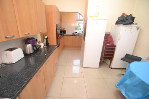 6 bedroom detached house to rent, (6BED) Hope Drive, Nottingham NG7