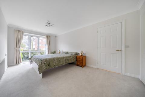 2 bedroom apartment for sale, Ladbroke Road, Surrey RH1
