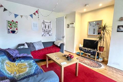 3 bedroom semi-detached house to rent, Stanmore Grove, Burley, Leeds, West Yorkshire