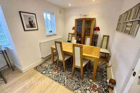 2 bedroom ground floor flat for sale, Lakeside Avenue, Faversham, Kent