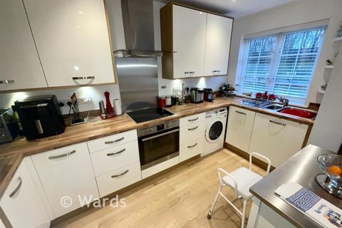 2 bedroom ground floor flat for sale, Lakeside Avenue, Faversham, Kent