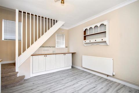 3 bedroom detached house to rent, Guildown Road, Guildford